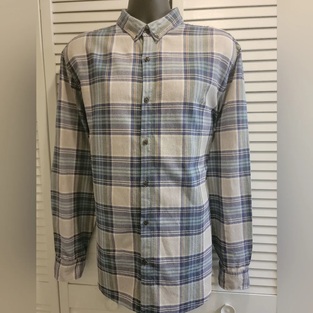BANANA REPUBLIC FLANNEL BUTTON DOWN SHIRT